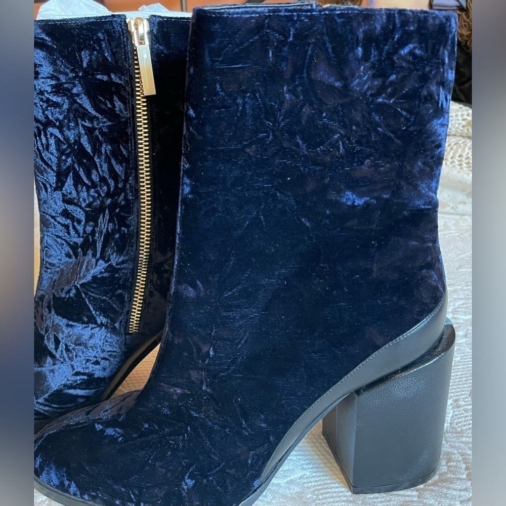 Dear Frances blue crushed velvet spirit boots. NWOT - Picture 4 of 8
